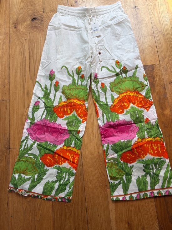 Flora Bea Nyc Pants - NWT Flora Bea NYC Rolla Pants. Size Large